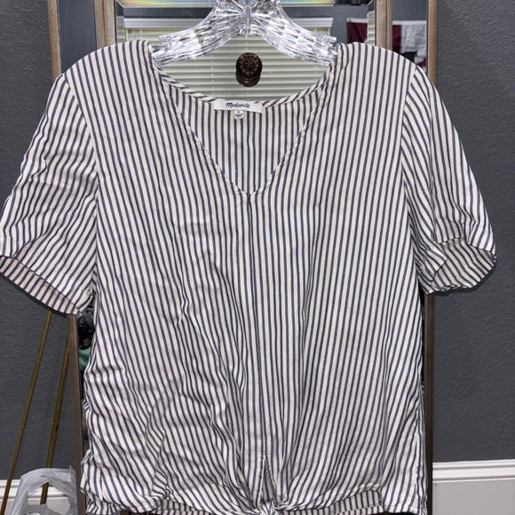 Madewell navy striped V-Neck Short Sleeve Top - Picture 1 of 3
